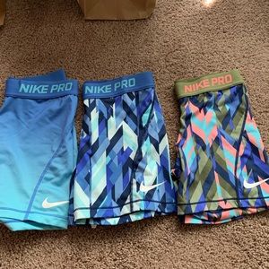 Nike pros, youth large